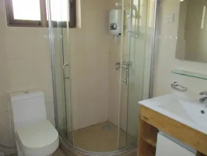Highlands Apartments 3 BR Suite 010 - Image 3