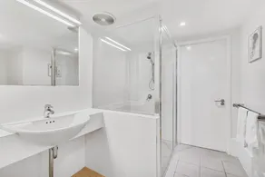 Panoramic views from this beautiful unit set high on the hill overlooking... - Image 4