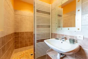 Appartamento \"Lou Recati La Ribelle En Provence\" con vista montagna, Wi-Fi e aria condizionata - Image 2