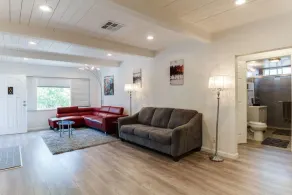 Large 5 bedroom charmer wIth pool - Image 2