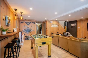 Near Lake, Indoor Pool, Firepit, BBQ, King Bed, Gym, Free Amenities, A/C - Image 3