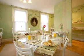 Admiral Fitzroy Inn - Image 3