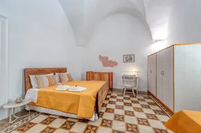Sanbiagioapartment with Balcony, Wi-Fi, and Air Conditioning - Image 5