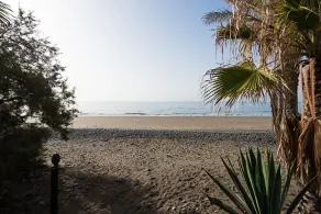 Direkt am Strand, Blanco y Madera. Free Wifi, Gemeinschaftspool - Image 4