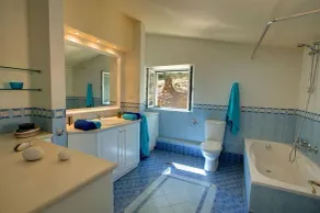 Beautifully Renovated 19th Century Country House, A/C, Private Pool, just 5mins from Ermones Beach! - Image 3