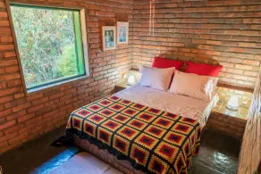Beautiful Rustic House with 8 Private Waterfalls - Image 4
