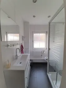 Voll ausgestattete Wohnung mit Grill, Terrasse und Garten - Image 3