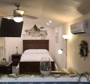 Cute little costal cabin.  One mile from Lake Tenkiller.  Private Spa/Hot Tub  - Image 5