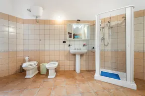 Résidence Sulcis 4 avec vue sur les montagnes, terrasse partagée & A/C - Image 2