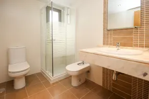 Appartement neuf de 2 chambres situé à 5 minutes de Puerto Banus - Image 4