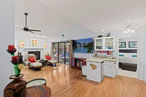Lakefront Condo Lake Keowee • Resort Amenity • Modern Luxury Vibe • Dog Friendly - Image 2