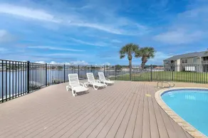 Dock Holiday - Image 5
