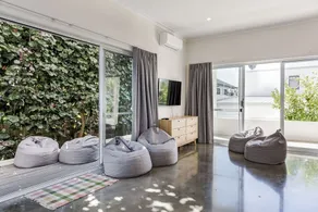 DECADENT & STYLISH 2 STOREY COASTAL RETREAT - Image 2