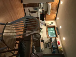 Ski chalet located in a quiet neighborhood - Image 4