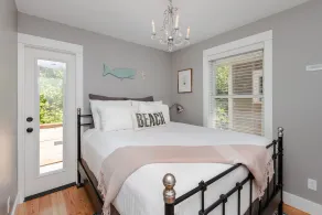 Seabrook 2 Bedroom cottage with hot tub, pets OK - Image 3