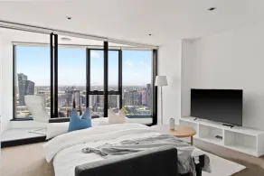 Modern, Spacious 2-Bed with Stunning City Views - Image 5