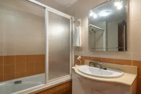 Family Oasis Near Golf & Beach - Image 3