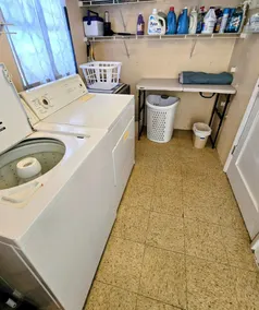 Central to all rivers and golf courses, 4 people, pet friendly, privacy fence. - Image 2