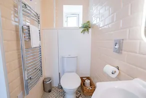 Eyre View Suites - Studio #2 - Sleeps 2 - Image 3
