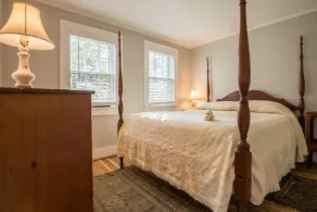Entire 3 Bedroom Cottage with lots of outdoor space 20 min to Brattleboro - Image 3