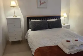 2 Bed - Work - Holiday - Pets Welcome - Parking - Image 5