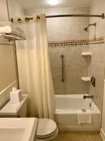 Luxury Riverfront Condo w/ sunrise & sunset views - Image 3