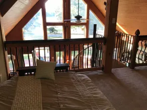 Enjoy lake life FREE kayak and canoes. Relax at this family friendly lake house. - Image 5