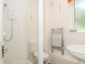42 VALLEY LODGE, pet friendly, with pool in Callington - Image 2