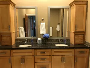 Quiet Country Retreat, 4 Bedroom Rambler on 9 Acres in Rural Edgewood Sleeps 9 - Image 4