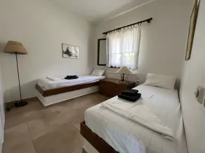Private house and garden, spacious with sea view - Image 5