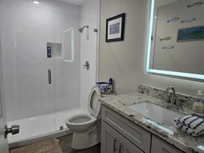 Beautiful Waterfront 3Bdr/2 Bath in Venice Marina  REMODLED NO BOAT SLIP OR ICE - Image 4