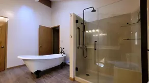 Wandering Goat*HOT TUB*Secluded privacy near town - Image 4