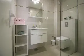 Close to the beach, air-conditioned, city center, quiet location - Image 2
