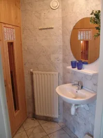Komfortabelt sommerhus med ekstra stue og sauna ved havet - Image 3