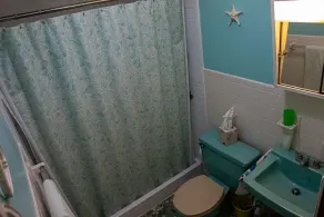\"Charming Bayfront Cottage Sleeps 6, Pet-Friendly, Breathtaking Views!\" - Image 3