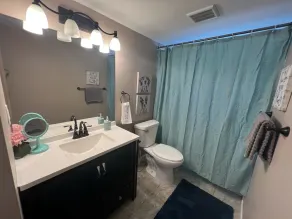 Spacious Home| Pet Friendly| Ideal for Long Stays - Image 4