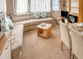 2 bedroom accommodation in Newbridge, Nr Yarmouth - Image 4
