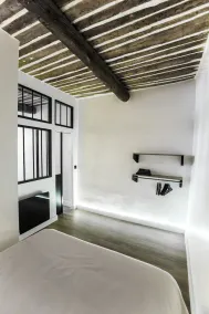 Beautiful modern renovation in the heart of Panier - Image 5
