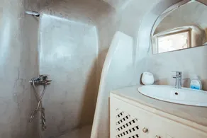 Blu Bianco Cave House - Image 3