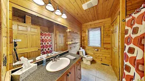 Comfortable lake home with sandy beach and private dock on LCO Lake - Image 4