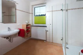Jenner, 1-2 pess., 72 m², quarto, sala de estar, kitchenette, casa de banho, duche e WC, varanda - Image 2