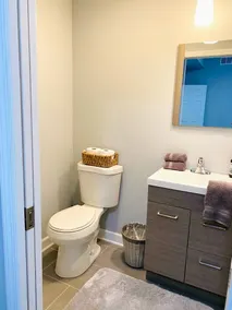 Lovely 3-bedroom Condo With Free Parking King Bed - Image 4