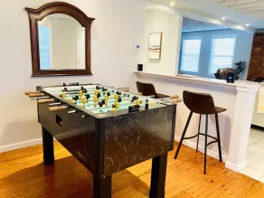 Cozy Colonial, Fun with Games in the Town of Berlin. - Image 3