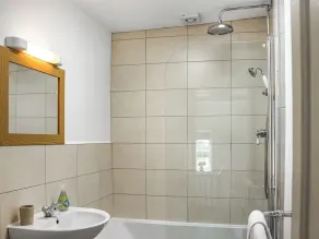 2 bedroom accommodation in Near Betws-y-Coed - Image 4