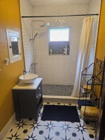 Historic, Cozy Home in the Heart of Town - Image 2