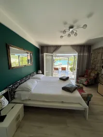 Toma - house by the sea - Image 3
