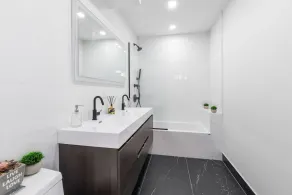 Top Notch 2BR & 2BA Suite Minutes to Central Park - Image 4