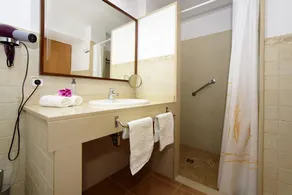 Teuler Petit for 8 people, magnificent outdoor area, beautiful rural setting - Image 3