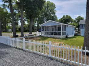 Blue Heron Cottage is cozy & convenient.  Renovated March 2023! - Image 5
