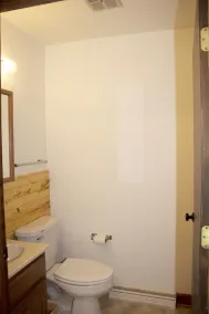 Maison de famille se trouve dans le magnifique parc du comté. Tout près de West Bend. - Image 4